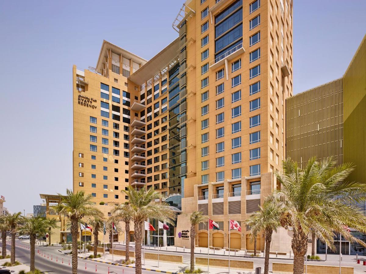 Hyatt Regency Al Kout Mall Kuveyt Dış mekan fotoğraf The hotel in 2011