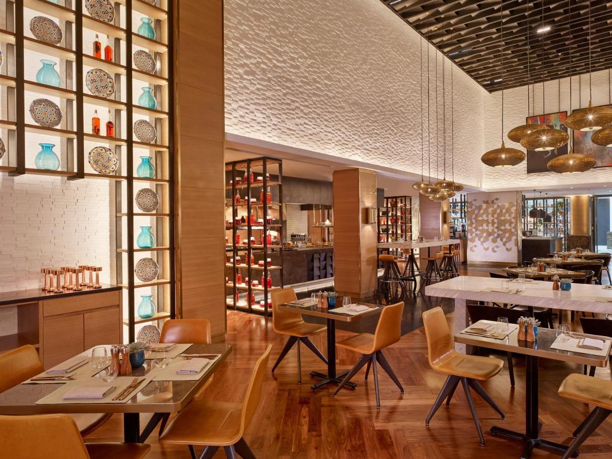 Hyatt Regency Al Kout Mall Kuveyt Dış mekan fotoğraf The restaurant