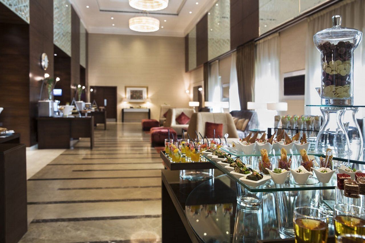 Hyatt Regency Al Kout Mall Kuveyt Dış mekan fotoğraf The lobby